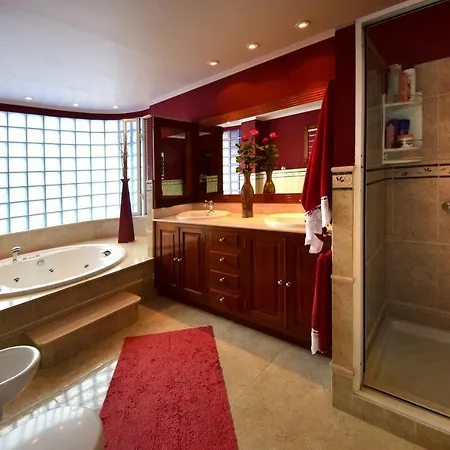 Prázdninový dům Alina - Con Piscina Privada