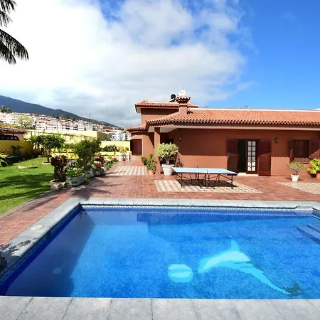 Дом отдыха Alina - Con Piscina Privada