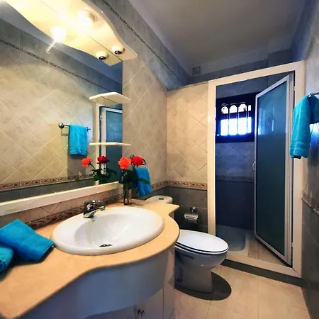 Alina - Con Piscina Privada