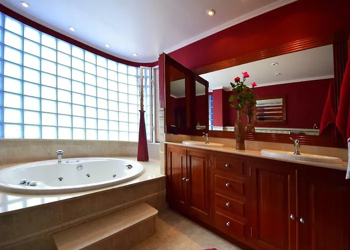 Alina - Con Piscina Privada Holiday home *